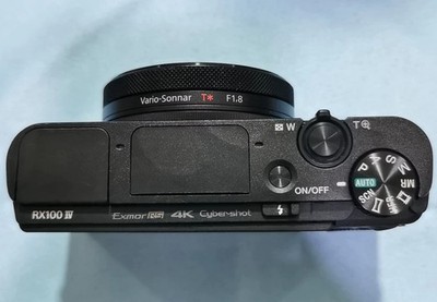 Sony Cyber-Shot DSC-RX100 IV RX100M4 20.0MP Flip Screen Digital