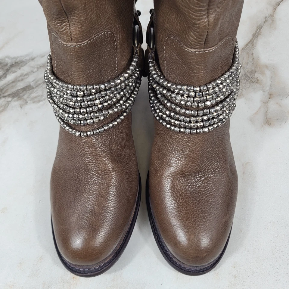 Vera Wang Natasha Motociclista Tacón Grueso ARNÉS Botas Moto Joyas Para Mujer Talla 9 M Foto 4 de 4