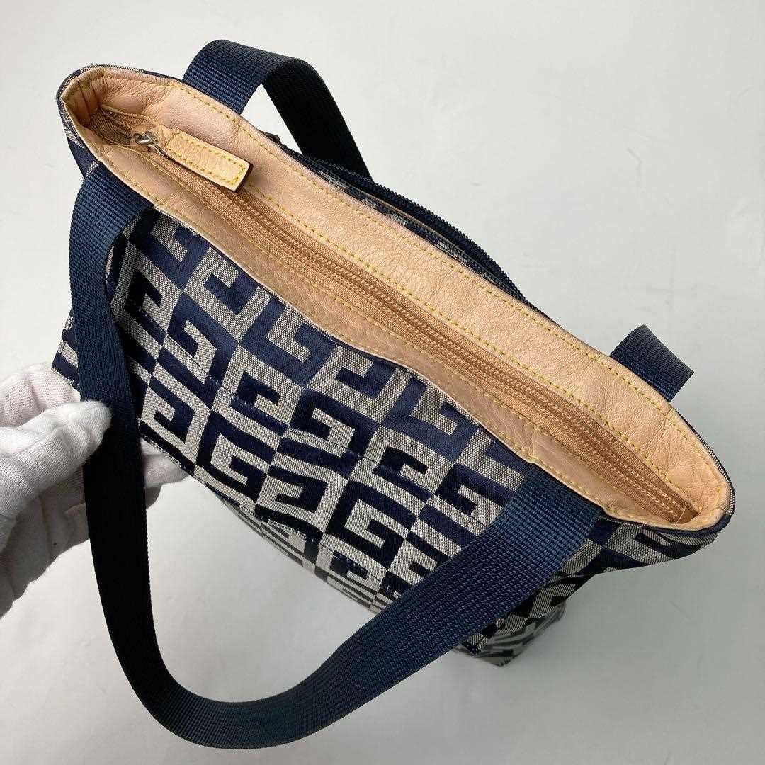 【関税&送料込】Givenchy Two-Tone Canvas And Leather Medium Givenchy Two-Tone Canvas And Leather Medium G-Tote Handbag