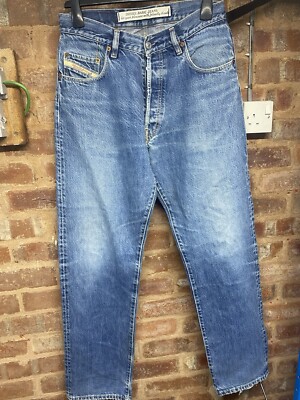 Diesel Herren Jeans Regular Straight Hellblau Waschung Button Fly Trading W32 L34