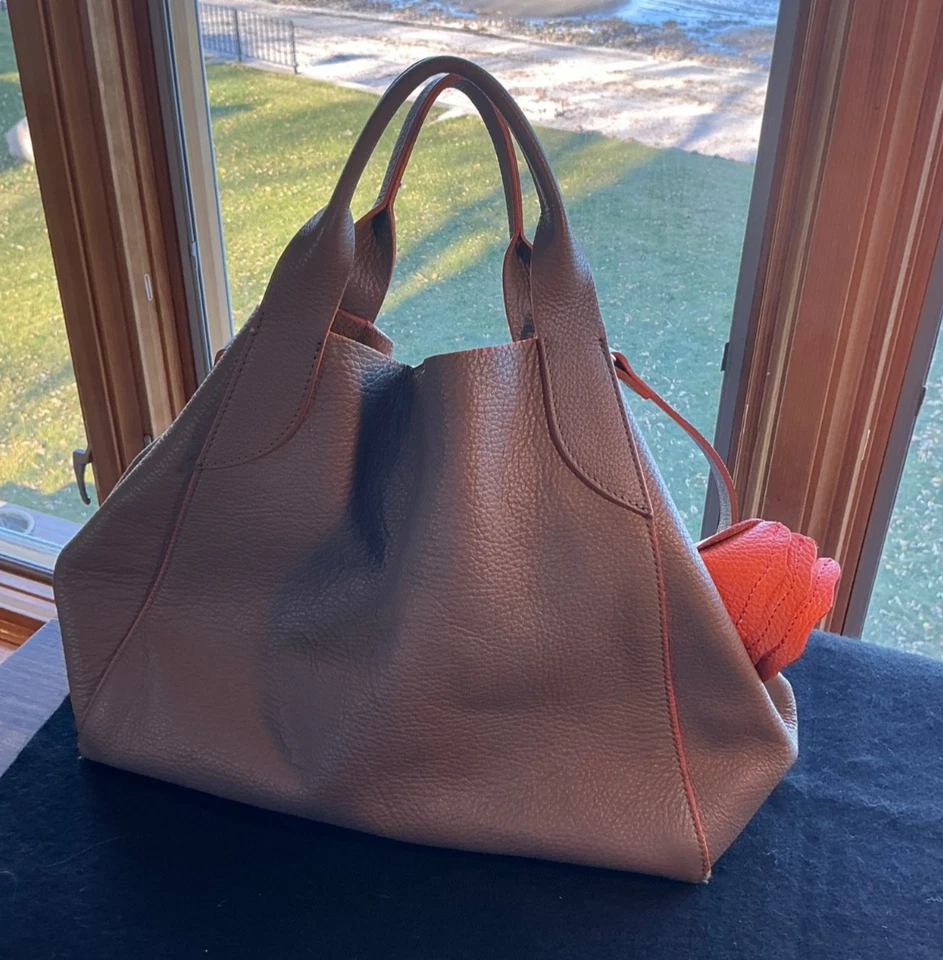 Bolso de Hombro Laura Di Maggio Triángulo Cartera con Bolsa y Dije en Beige Nuevo sin Etiquetas Foto 2 de 4