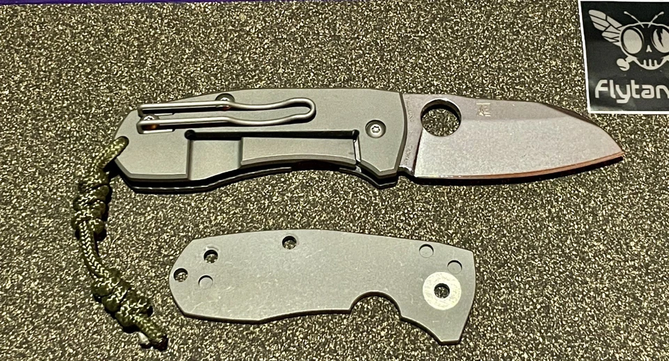 Spyderco Techno 2, hoja lavada a la piedra CTS-XHP, mango Ti y escala de fibra de carbono Foto 2 de 4