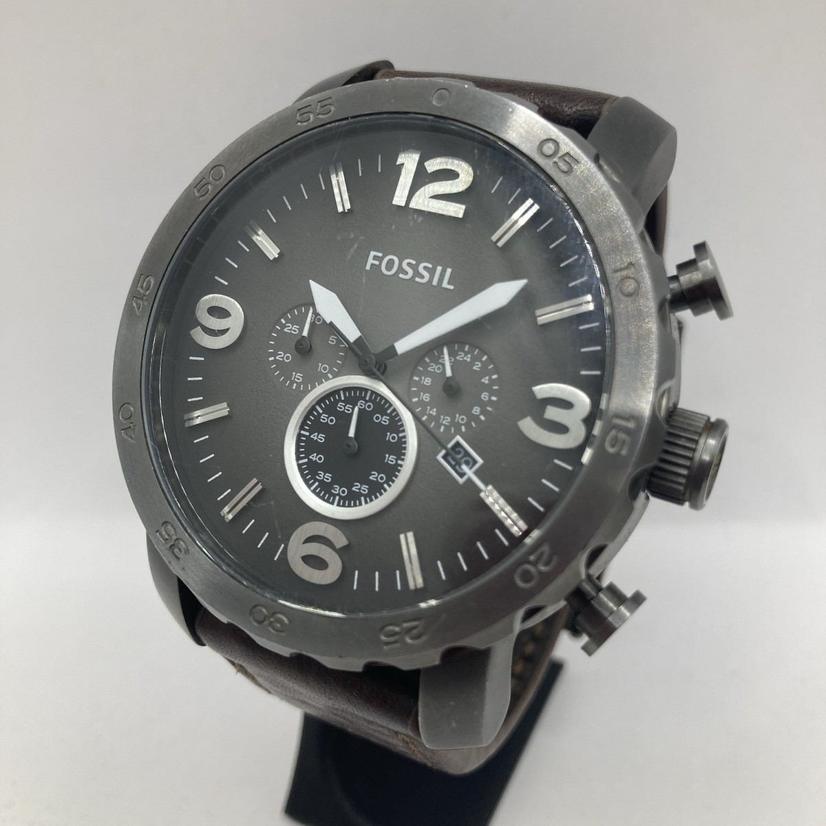 メンズ腕時計、Fossilブランド、カラー：ダークグレー（マット） Men's Fossil Nate Chronograph 50mm Gray Dial Brown Leather Watch