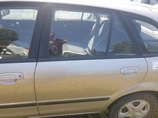 Porte arrière et accessoires Mazda 323