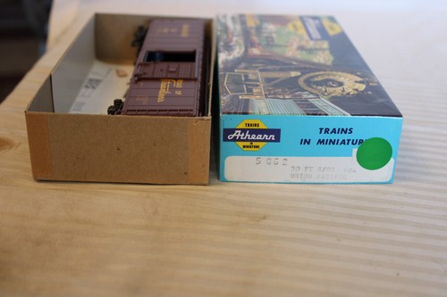 Athearn escala HO, coche de caja de 50', Union Pacific, marrón, #534216 - 5062 construido | Zustand: Used