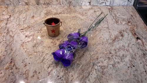 1/2 Open Wood Roses (Choose From Purple, Yellow, Lt Green & Lt Blue w/Blue Tips) - Picture 7 of 17