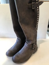 Kohl's- Junior Girl s Brown Boots W/ Zipper Closure- SIZE US 6