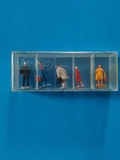 ho scale unbranded standing figures