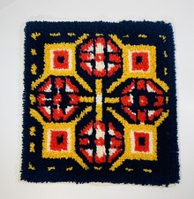 VTG Latch Hook Geometric Pattern COMPLETED