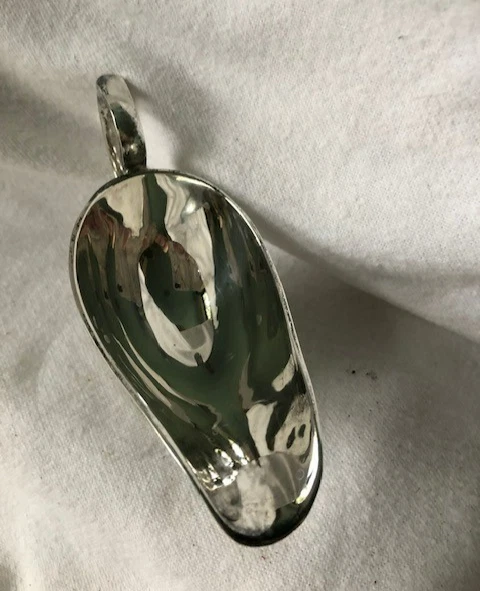 老式银色 Gravy 船酱服务器带手柄和脚底座 — 第 3/4 张图片