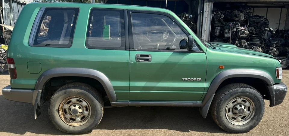 1998 ISUZU TROOPER DT SWB 3.0 DIESEL MANUAL BREAKING WHOLE CAR FOR PARTS NOW! - Image 4 of 4