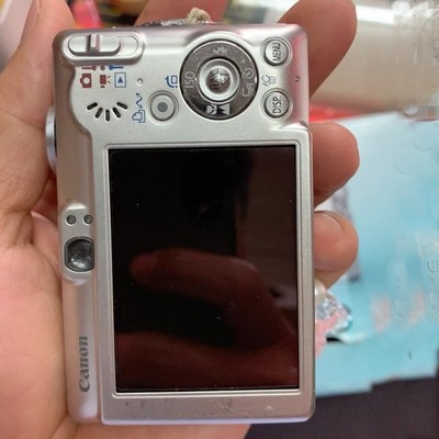 Canon IXUS 60 6.0MP 3X Optical Zoom CCD Digital Camera Silver - 90