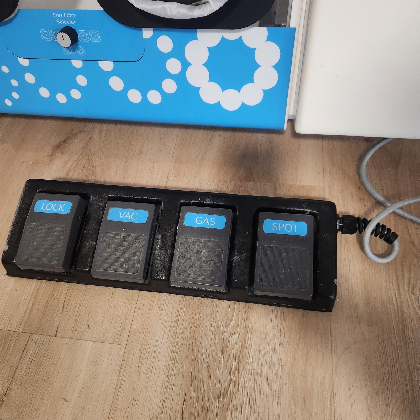 Ruskinn Invivo2 300 Hypoxia Workstation With Ruskin Gas Mixer Q