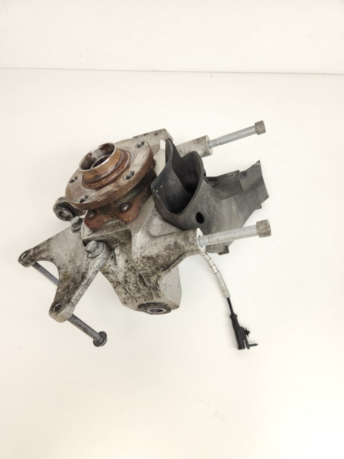 2015-2016 MCLAREN 650S SPIDER REAR LEFT DRIVER SIDE SPINDLE KNUCKLE HUB OEM 