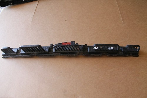 VW Jetta 5C Befestigungsleiste Stoßstange Führungsprofil 5C6807863