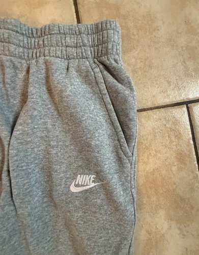 Boys Nike Gray Fleece Sweatpants XL EUC - Picture 2 of 4