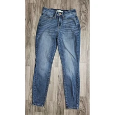 Signature Gold By Levi Strauss Womens Size 4 Short Totally Shaping Skinny Jeans