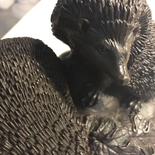 Vintage Heredities Tom Mackie Cold Cast Bronze Pair Of Delightful hedgehogs - Picture 8 of 11