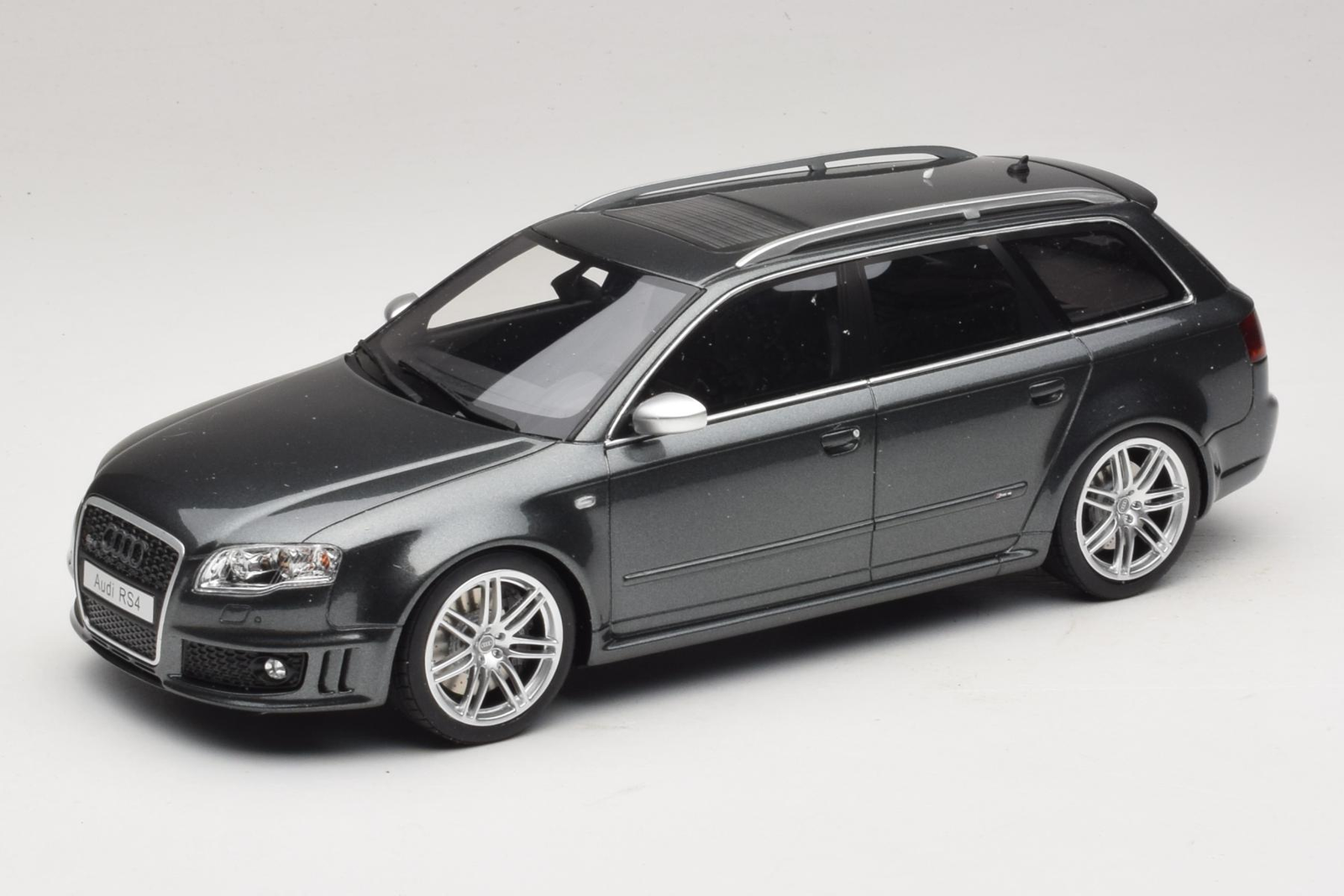 OT721 Audi RS4 B7 Grey Otto 1/18