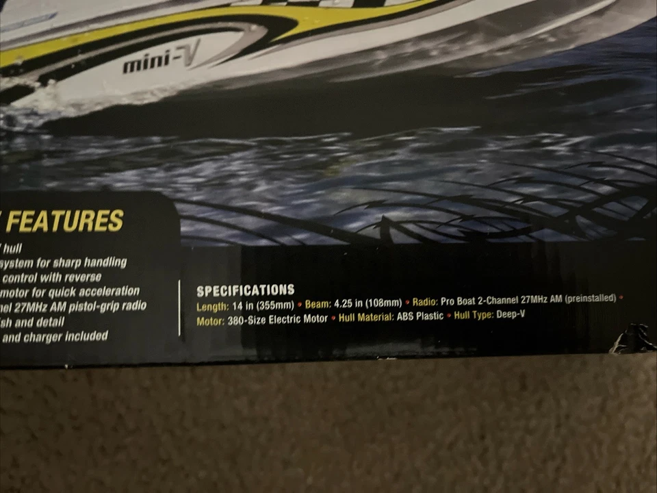Pro Boat Impulse 14” Deep-V  Boat Radio Controlled + Radio READY 2 RUN - Image 3 of 4