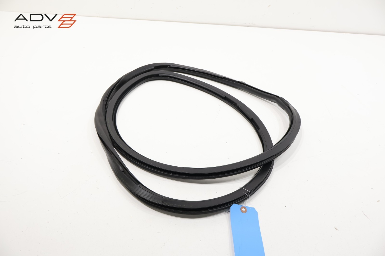 2006 - 2012 BENTLEY CONTINENTAL FRONT RIGHT DOOR BODY WEATHERSTRIP SEAL OEM