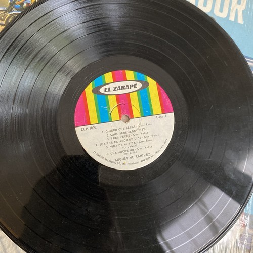 Augustine Ramirez EL CAUTIVADOR (1970) Vinyl LP LATIN 1970s TRIUMPH MOTORCYCLE - Picture 6 of 10