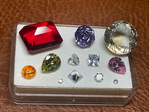 Edelstein Konvolut Paket Zahlreiche Varianten von Roh bis geschliffen Mix JK5 Edelstein Konvolut Paket Zahlreiche Varianten von Roh bis geschliffen Mix JK5