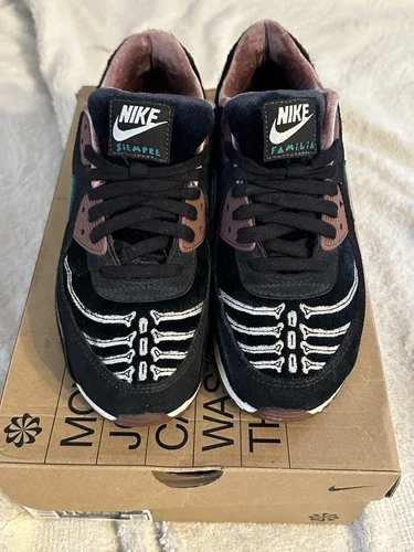 Nike Air Max 90 "Siempre Familia" Women's Size 9 [DO2154-010]