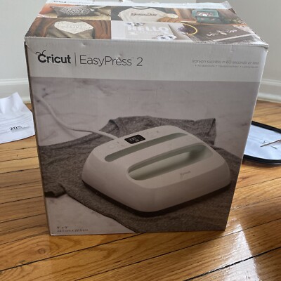 Cricut 2006808 EasyPress 2 Heat Press Machine 400  9x9in - Mint