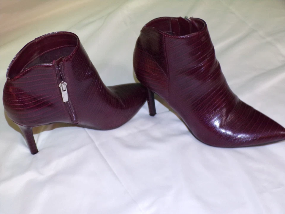 Nine west maroon high heeled booties size 6 style franky 3 - Image 3 of 4