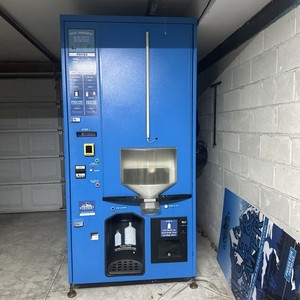 2023 Everest Ice and Water Vending Machine