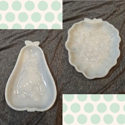 Hazel & Atlas Fruit Themed Decor Milk Glass Ivory Grapes & Pear Vintage Set of 2