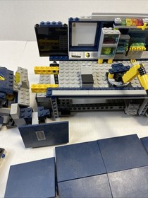 INCOMPLETE LEGO 8635 Mission 6: Agents Mobile Command Center Set Vehicle Parts