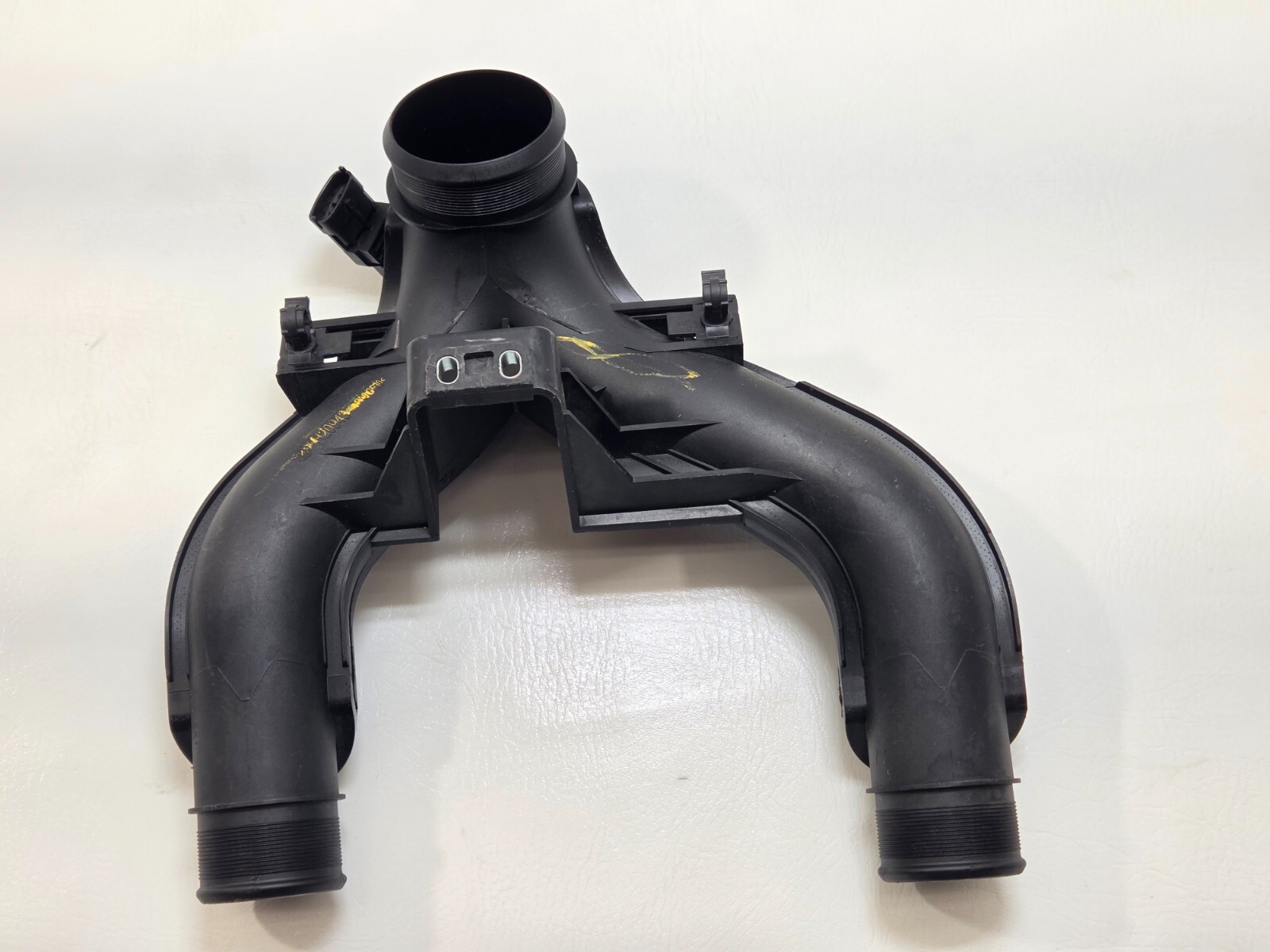 2014-2017 MASERATI QUATTROPORTE AWD INTAKE INLET HOSE SLEEVE DUCT OEM