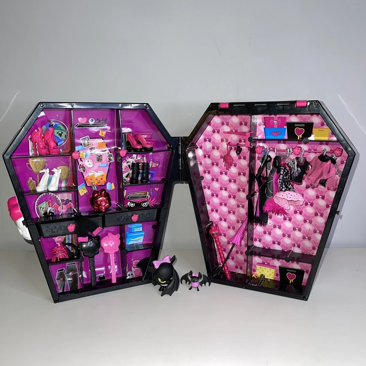 Monster high best sale closet