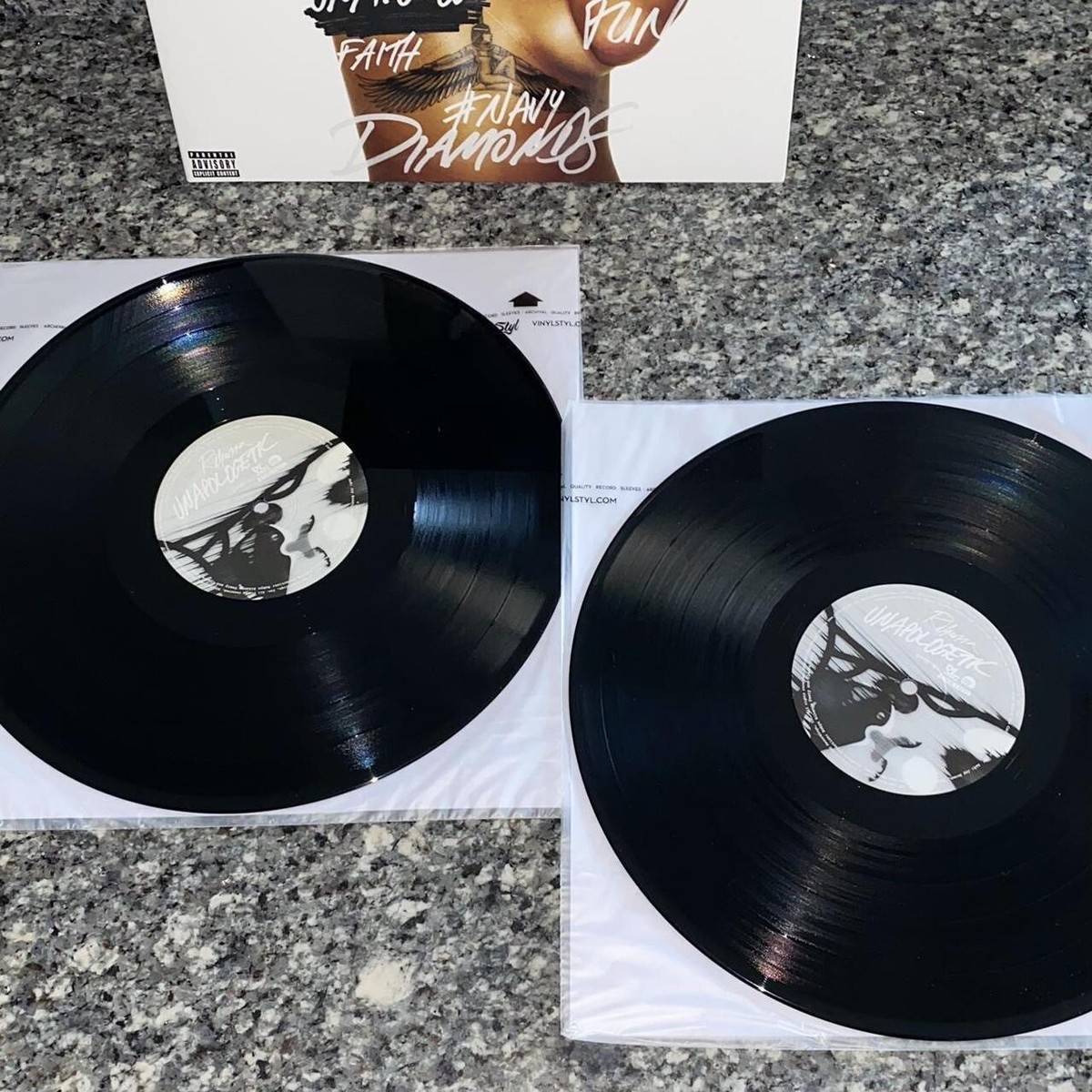 欧2LP Rihanna Unapologetic 0060257079838 DEF JAM /00520 Amazon.com: Unapologetic[2 LP]: CDs & Vinyl