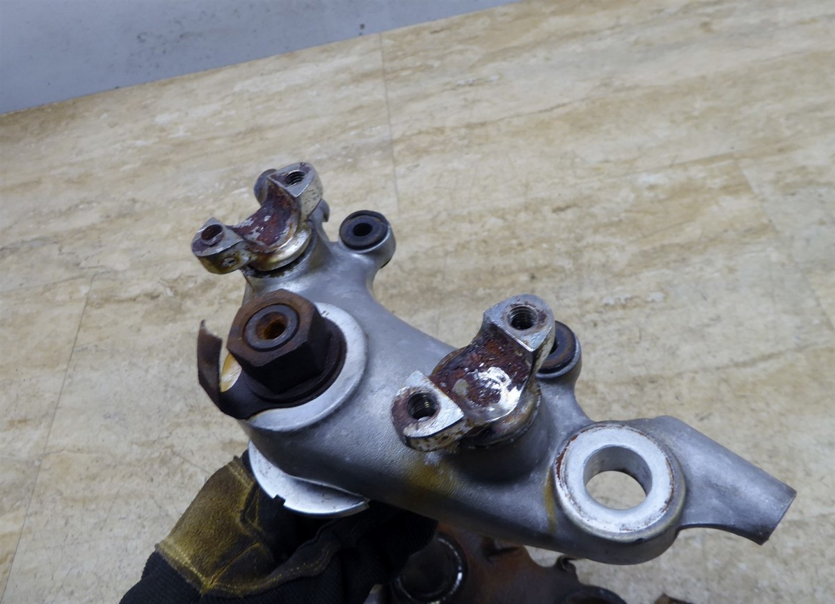 S-0349専用2806,1632 1973 Suzuki T500 Titan S832. triple tree steering stem clamp