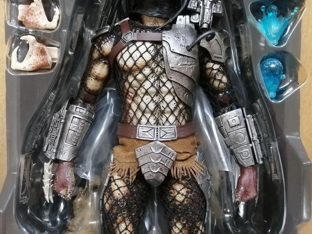 Hot toys Classic Predator 1/6 Scale Movie Masterpiece Hot toys Classic Predator 1/6 Scale Movie Masterpiece