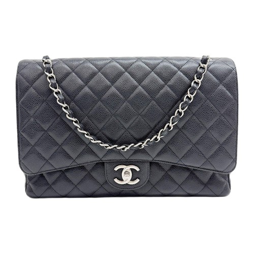CHANEL Maxi Classic Double Flap 2015 Matelasse Black Leather Shoulder Bag