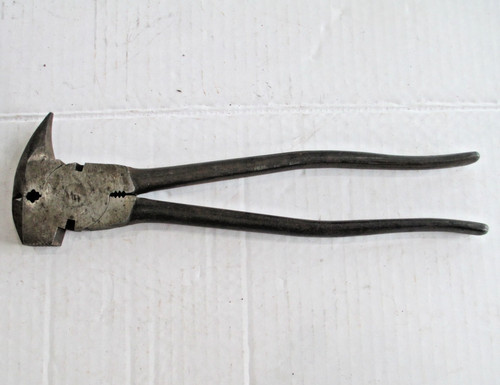 Sturdy Vintage Fencing Fence Pliers 10.5" Hammer Cutter       B33