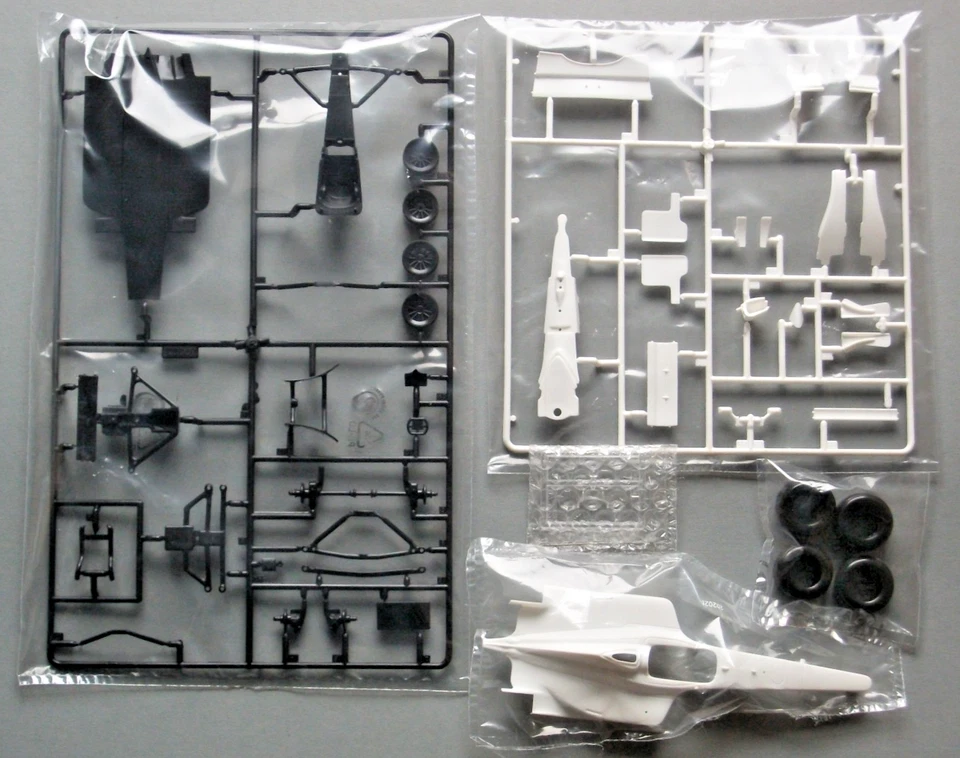 Revell 07222,  2001 WilliamsF1 BMW FW23, Formel 1, 1:24 - Bild 4 von 4
