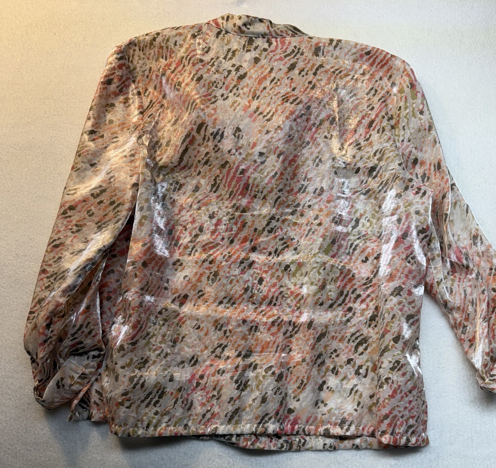 Ruby Rd. Abstract Sheer Button Front Roll Tab Sle… - image 12