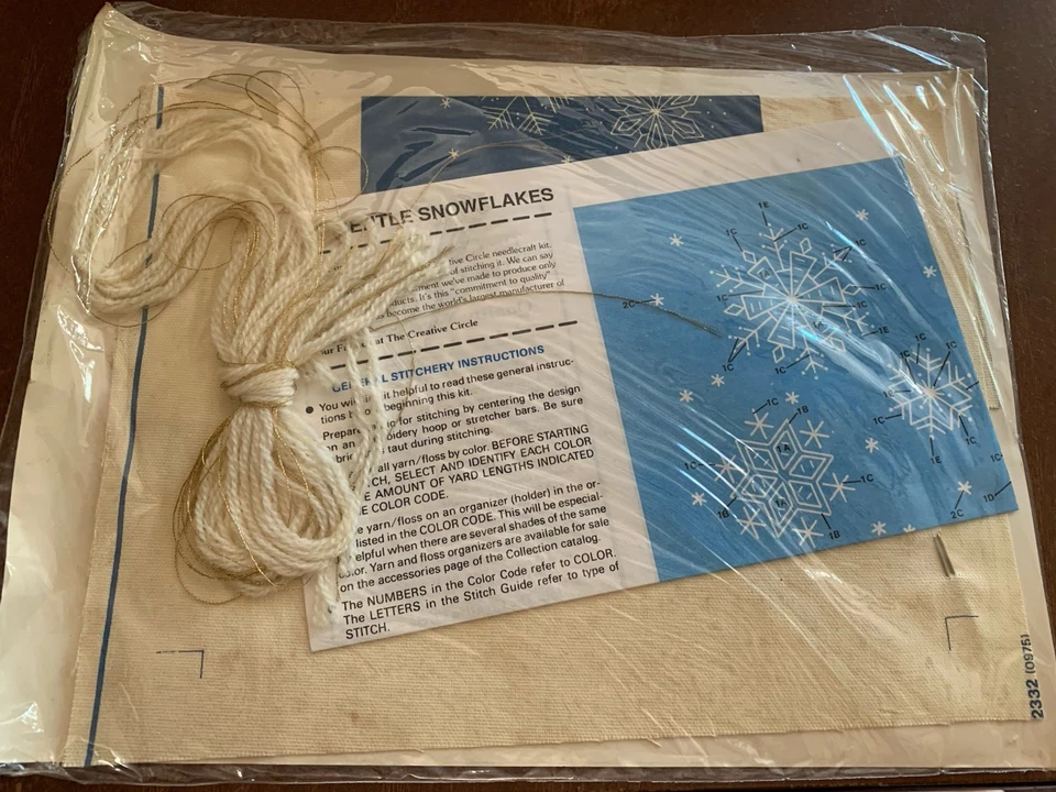 Creative Circle Christmas Gentle Snowflakes Crewel Embroidery Kit #2332 NEW - Image 3 of 4