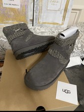 ugg purl strap boot black