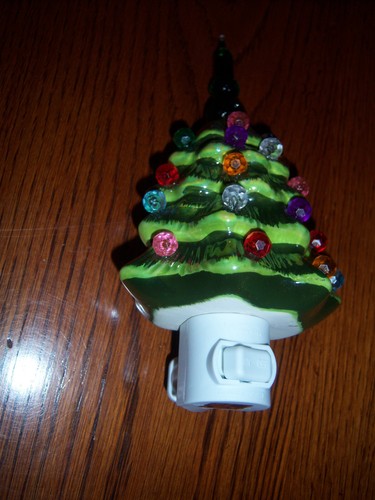 NEW TRENDY Retro Nostalgic XMAS MULTI COLOR PEG CERAMIC TREE NIGHT LIGHT - Picture 5 of 8