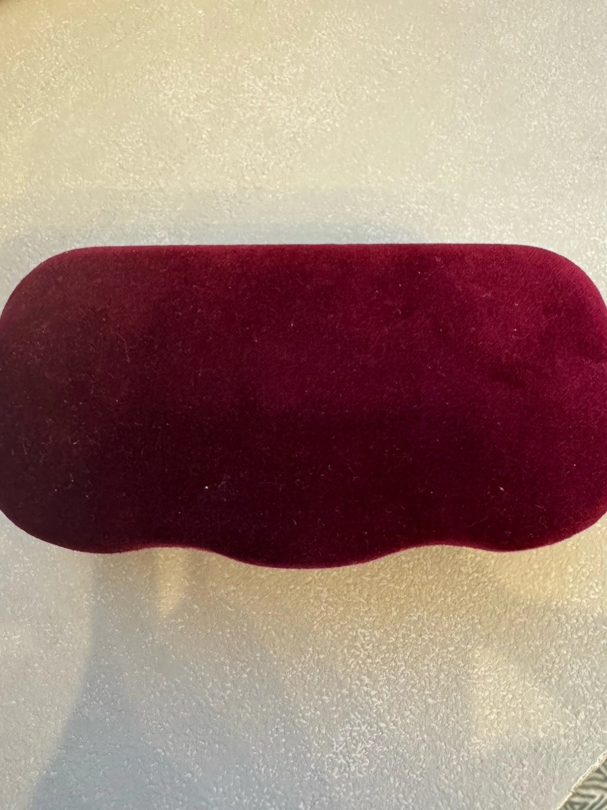 Gucci grand étui rigide UNIQUEMENT lunettes de soleil bordeaux rouge authentique