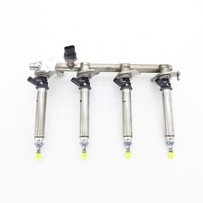 Kraftstoffverteiler Injektoren rechts Mercedes AMG GT 190 4.0 V8 M178