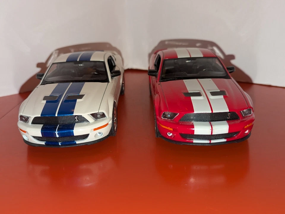 Lot of 2 Welly 2007 Mustang Shelby GT500 Diecast Cars 1:24 Red & White - Image 4 of 4