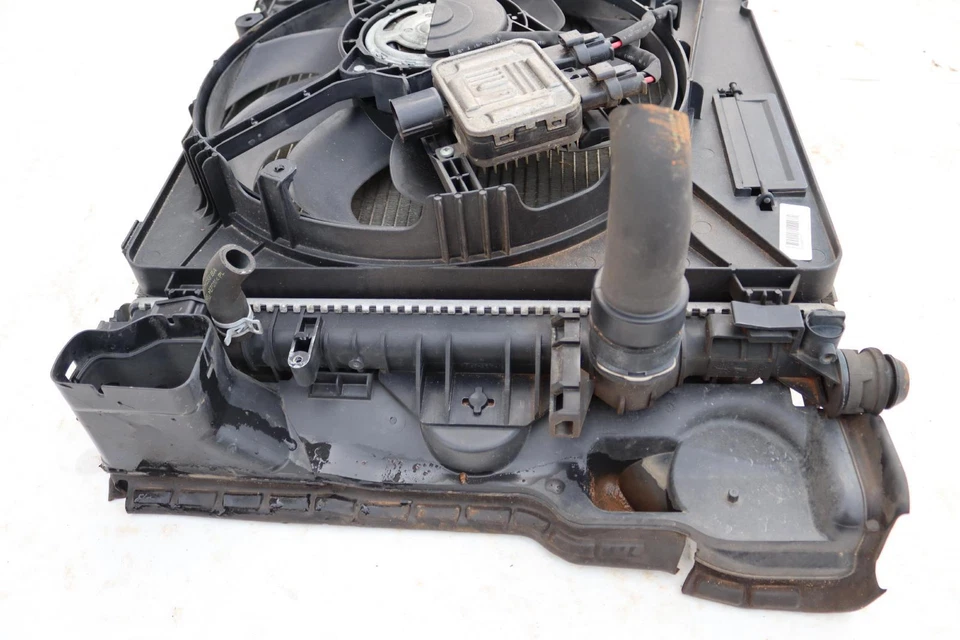 VOLVO XC70 2007-2018 3,2 L RADIADOR CONDENSADOR VENTILADOR DE REFRIGERACIÓN MONTAJE MOTOR OEM Foto 3 de 4
