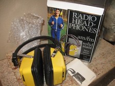 Vintage Hard To Find w/box- 1979 AM/FM Solid State Headphones Radio- B  E PH900